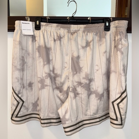 Air Jordan Essential Womens Diamond Shorts Cream Plus Size 2X - Picture 7 of 8